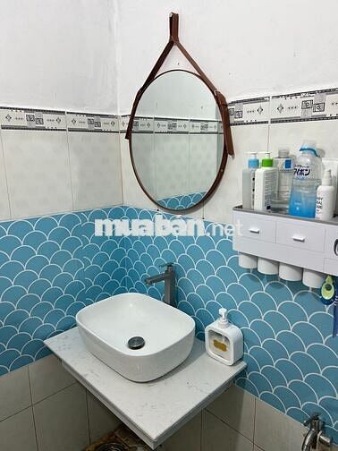 Cho thuê nhà nguyên căn hẻm đối diện thép Quốc Tiến