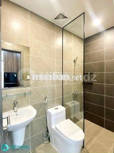 Siêu phẩm tách bếp, nội thất cao cấp, thang máy, hầm xe, vị trí đẹp
