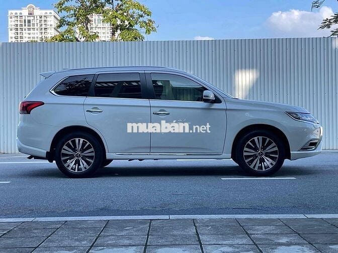 Outlander đk 2024 bản premium cao cấp