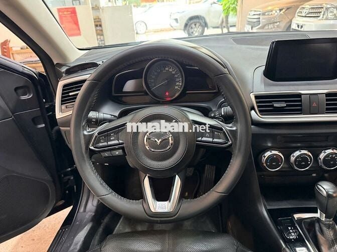 Mazda 3 2018 1.5 FL  Sedan rất mới 01 chủ 17.000km