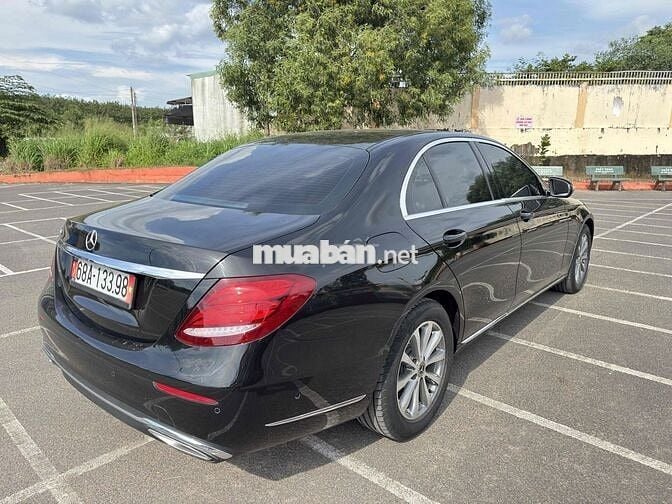 Mercedes Benz E Class 2019 E200 - 60 km