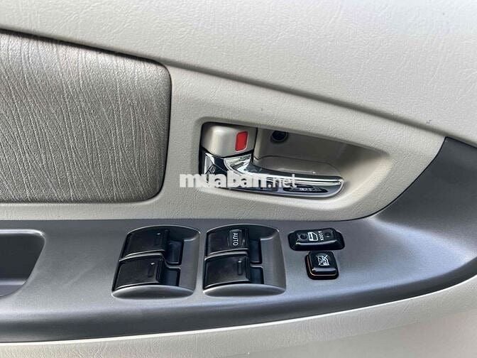 Toyota Innova 2013 2.0G  AT Số Tự Động Xe Zin Đẹp