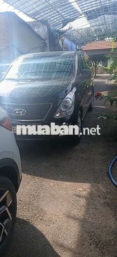 Hyundai Starex 9 chỗ