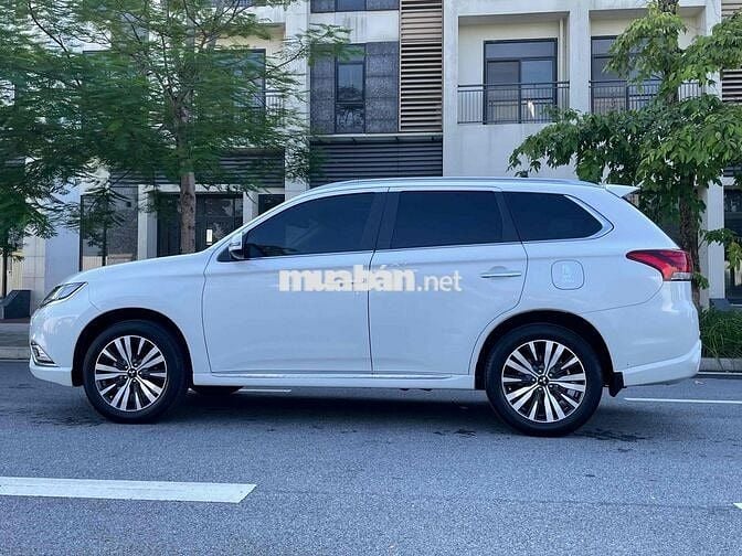 Outlander đk 2024 bản premium cao cấp