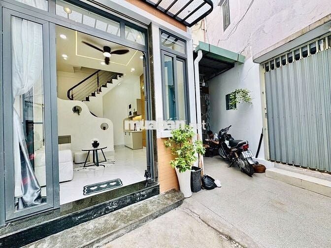HÀNG HIẾM , MẶT TIỀN ĐƯỜNG KINH DOANH MUA BÁN NHỘN NHỊP SẦM UẤT