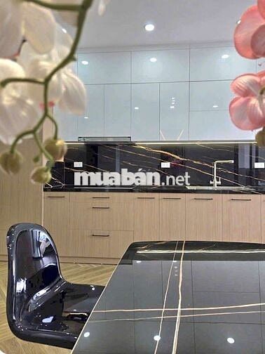Bán gấp căn hộ Tòa Vườn Xuân 91 Nguyễn Chí Thanh. DT 94m gồm 3pn, 2wc.