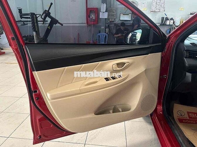 Toyota Yaris màu đỏ 2016 máy 1.5E nhập thái xe zin