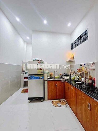 NHÀ 2 TẦNG TẠI TÔN THẤT THUYẾT F15 Q4 - KHU DC HIỆN HỮU KHÔNG QH
