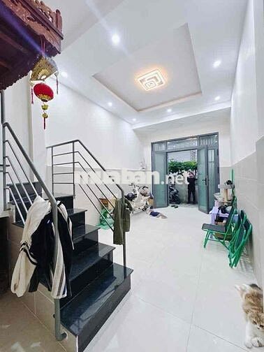 NHÀ 2 TẦNG TẠI TÔN THẤT THUYẾT F15 Q4 - KHU DC HIỆN HỮU KHÔNG QH