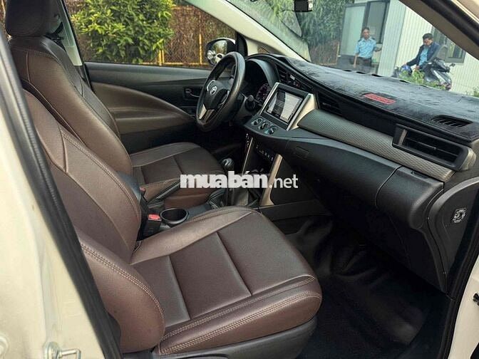 Toyota Innova 2024 E 2.0 MT - 26000 km
