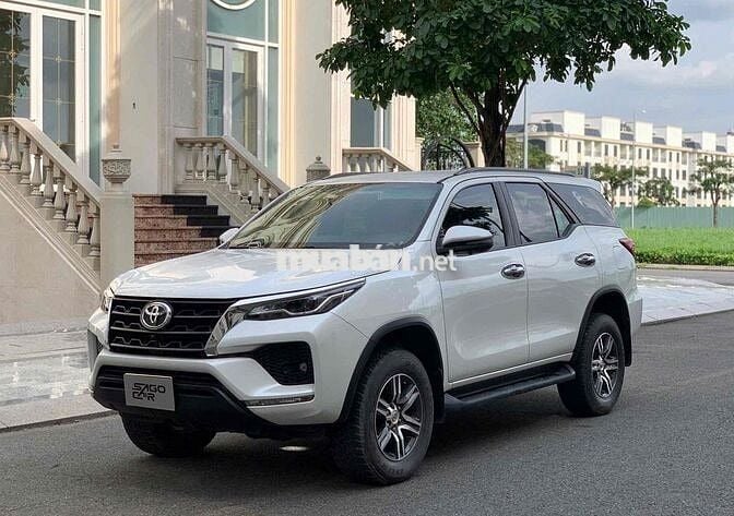 Toyota Fortuner 2022 2.4 4x2 AT - 55000 km