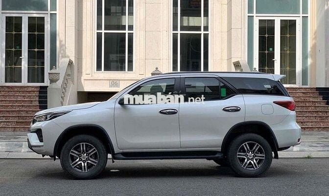 Toyota Fortuner 2022 2.4 4x2 AT - 55000 km