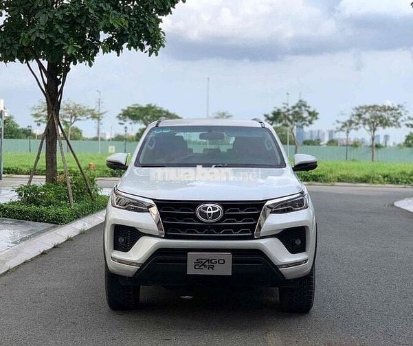 Toyota Fortuner 2022 2.4 4x2 AT - 55000 km