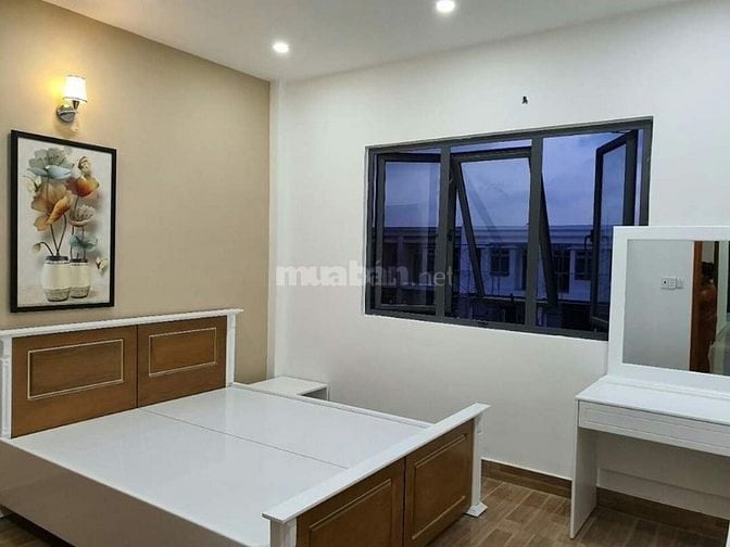 Bán nhà đường số 6, 2 lầu, sân thượng, 4pn, 3 toilet, SHR, giá 2,480ỷ.