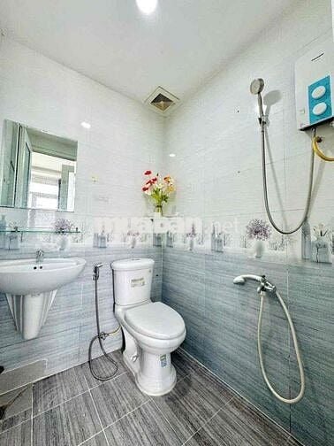Căn hộ ban công 35m2 ngay khu sầm uất Phan Xích Long giáp Quận 1, 3