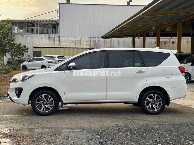 Toyota Innova 2024 E 2.0 MT - 26000 km