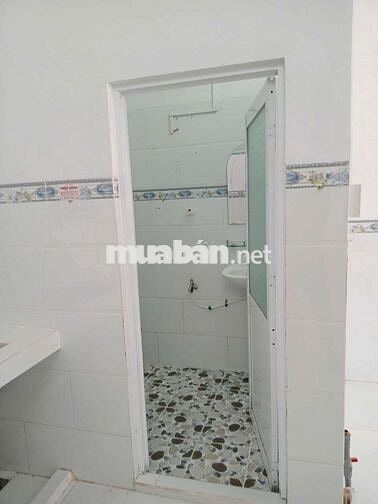 NHÀ KIÊN CỐ 2 PHÒNG NGỦ, CÁCH TRƯỜNG CĐ KINH TẾ KỸ THUẬT 5P CHẠY XE