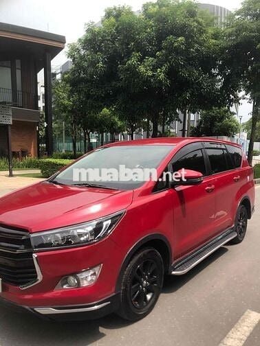 Toyota Innova venturer