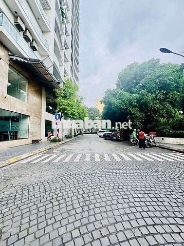 Bán gấp căn Duplex Tòa Golden Westlake Tây Hồ. DT 557m. TK 3PN, 4WC