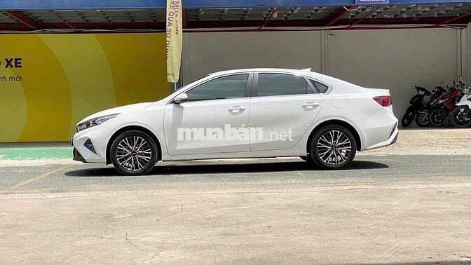Kia K3 2024 Premium 2.0 AT - 4000 km