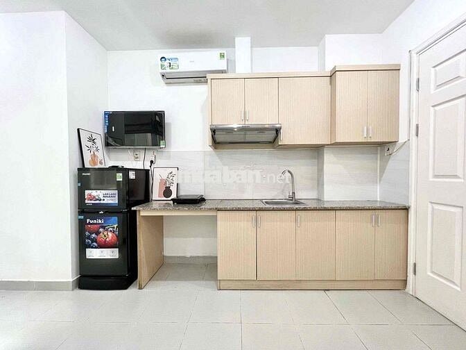 Cho thuê phòng studio cửa sổ giá rẻ giáp Quận 3 gần đại học Kinh Tế