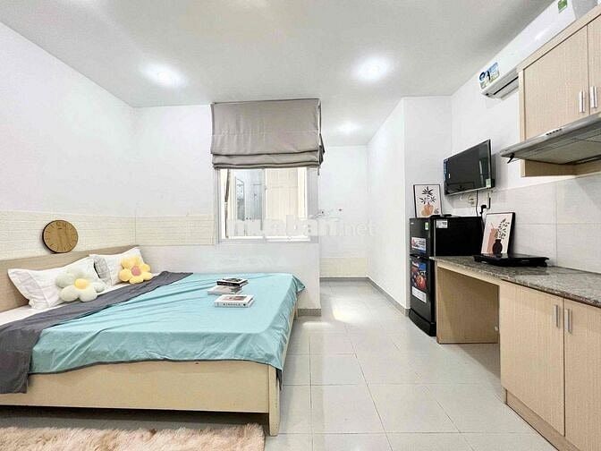 Cho thuê phòng studio cửa sổ giá rẻ giáp Quận 3 gần đại học Kinh Tế