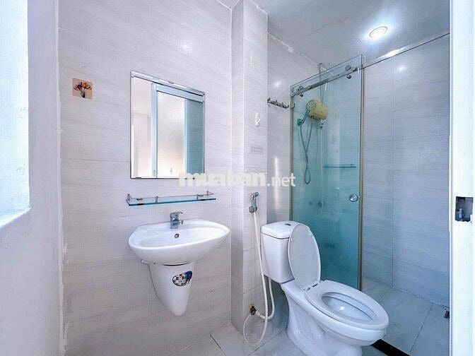 Cho thuê phòng studio cửa sổ giá rẻ giáp Quận 3 gần đại học Kinh Tế