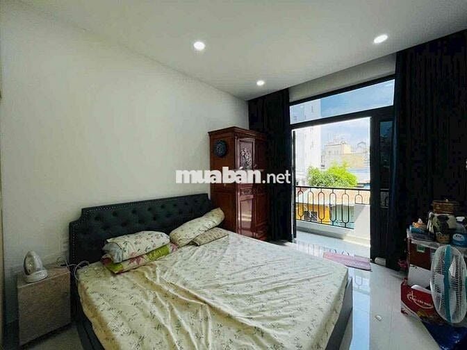 nhà gần sát mặt tiền lê đức thọ. hẻm 1 xẹt 2 xe hơi né nhau