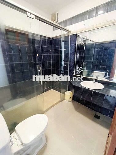 Căn hộ full nội thất cửa sổ trời đường Hoàng Hoa Thám Tân Bình