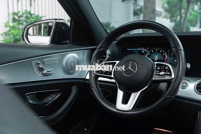 LONG ANH AUTO về Mercedes E200 Sport Limited