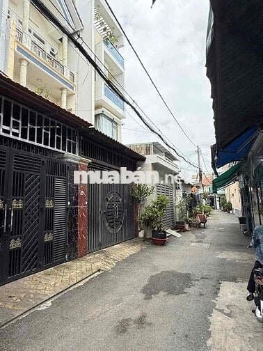 NHÀ 2 TẦNG DT KHỦNG 100m2_LÊ VĂN KHƯƠNG_HẺM XE HƠI 1 TRỤC_NGANG LỚN 5M