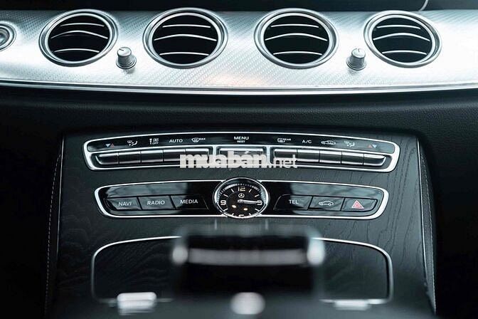 LONG ANH AUTO về Mercedes E200 Sport Limited