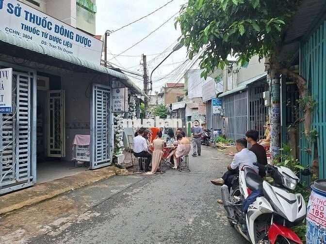 Nhà 2 Lầu mặt tiền kinh doanh gần Vincom550 và chợ Xóm Vắng Dĩ An
