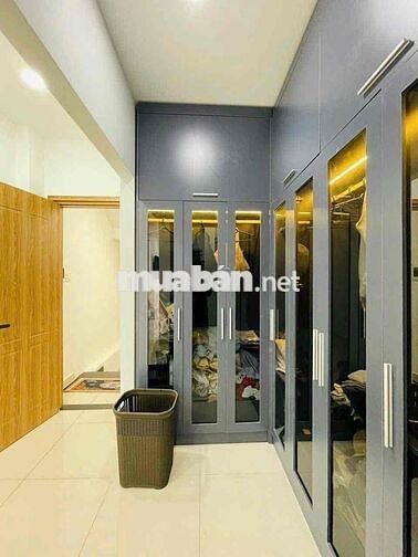 nhà gần sát mặt tiền lê đức thọ. hẻm 1 xẹt 2 xe hơi né nhau