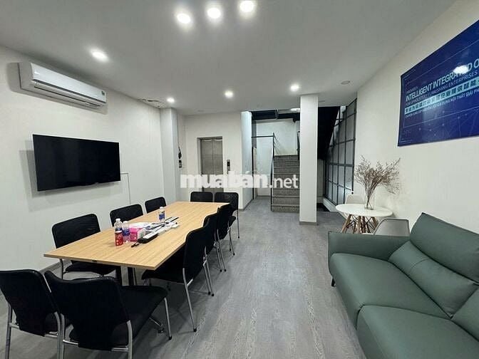 CHO THUÊ MT PHẠM VĂN ĐỒNG - NGANG 12M - GIÁ 40TR. QUẬN BÌNH THẠNH