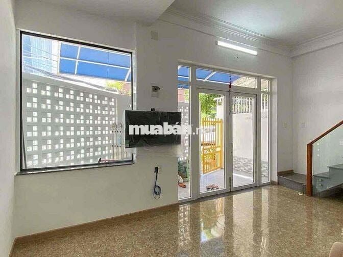 CHO THUÊ NHÀ 2 TẦNG ĐẸP ĐINH THị HOÀ GẦN PHẠM VĂN ĐỒNG