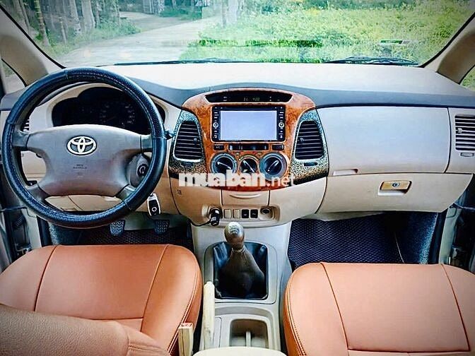 Toyota Innova 2006 G - 123 km