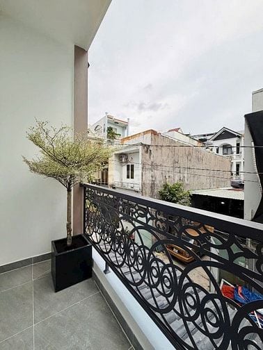 Nhà giá ngộp Hồ Thị Kỷ-Quận 10 DT 65m2 giá 2Tỷ370 dọn vào ở ngay!
