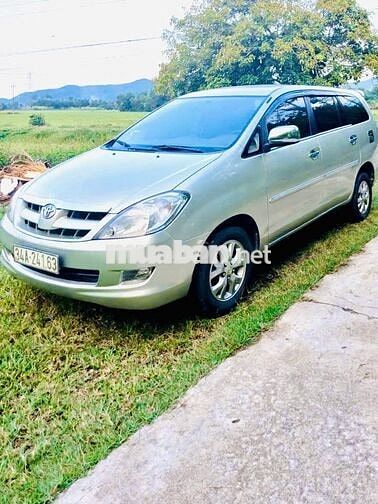 Toyota Innova 2006 G - 123 km