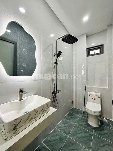 Nhà giá ngộp Hồ Thị Kỷ-Quận 10 DT 65m2 giá 2Tỷ370 dọn vào ở ngay!