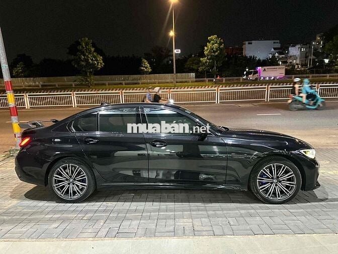 BMW 3 Series 2022 330i M Sport - 18000 km Bank 90%
