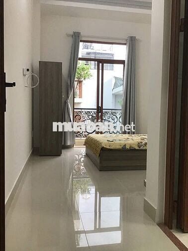 Phòng Ban công, Full Nội Thất, Ngay ĐH Huflit, Hoa Sen, Bách Khoa