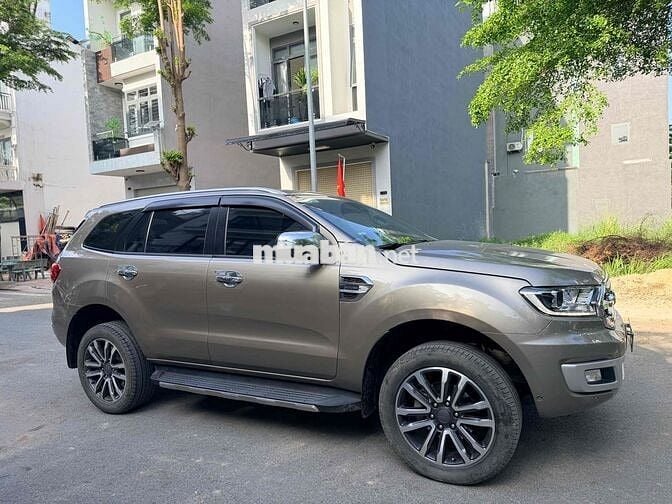 Ford Everest 2020 Titanium 2.0L 4x4 AT full xe zin