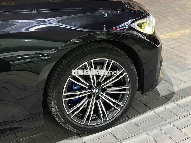 BMW 3 Series 2022 330i M Sport - 18000 km Bank 90%