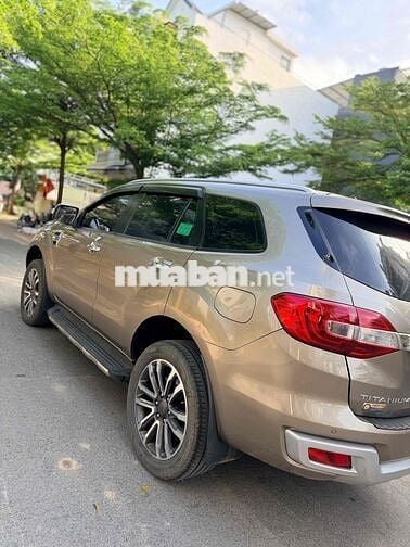 Ford Everest 2020 Titanium 2.0L 4x4 AT full xe zin