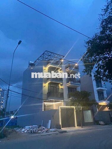 Cho thuê nhà nguyên căn 4pn 5wc mặt tiền quận 7