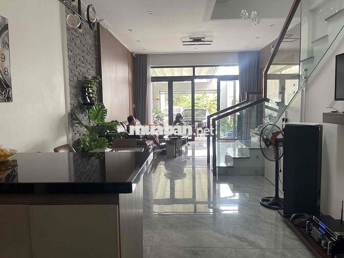Nhà hiện đại trung tâm Tp.Bảo Lộc Full thổ cư Hàng hiếm 2 oto né nhau
