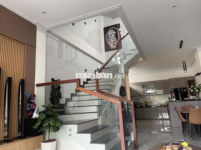 Nhà hiện đại trung tâm Tp.Bảo Lộc Full thổ cư Hàng hiếm 2 oto né nhau