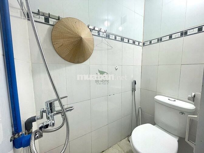 NHÀ CẤP 4  2 PHÒNG NGỦ Ở BẮC NHA TRANG GIÁ 8 TRIỆU/ THÁNG