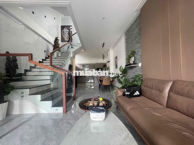 Nhà hiện đại trung tâm Tp.Bảo Lộc Full thổ cư Hàng hiếm 2 oto né nhau